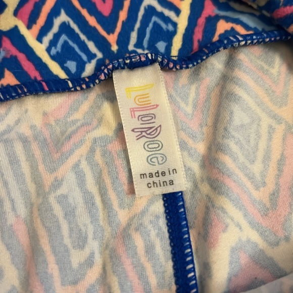 LuLaRoe size small buttery soft leggings in a geometric tribal print - Picture 2 of 3